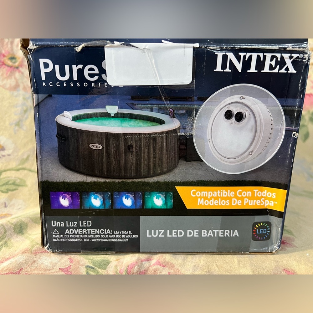 Intex LED Pool Light - Green - Picture 12 of 16